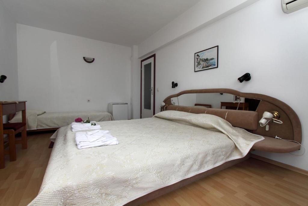 Family Hotel Verona Sozopol Værelse billede