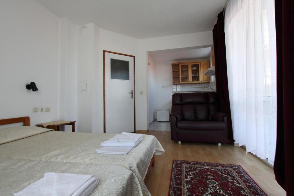 Family Hotel Verona Sozopol Værelse billede